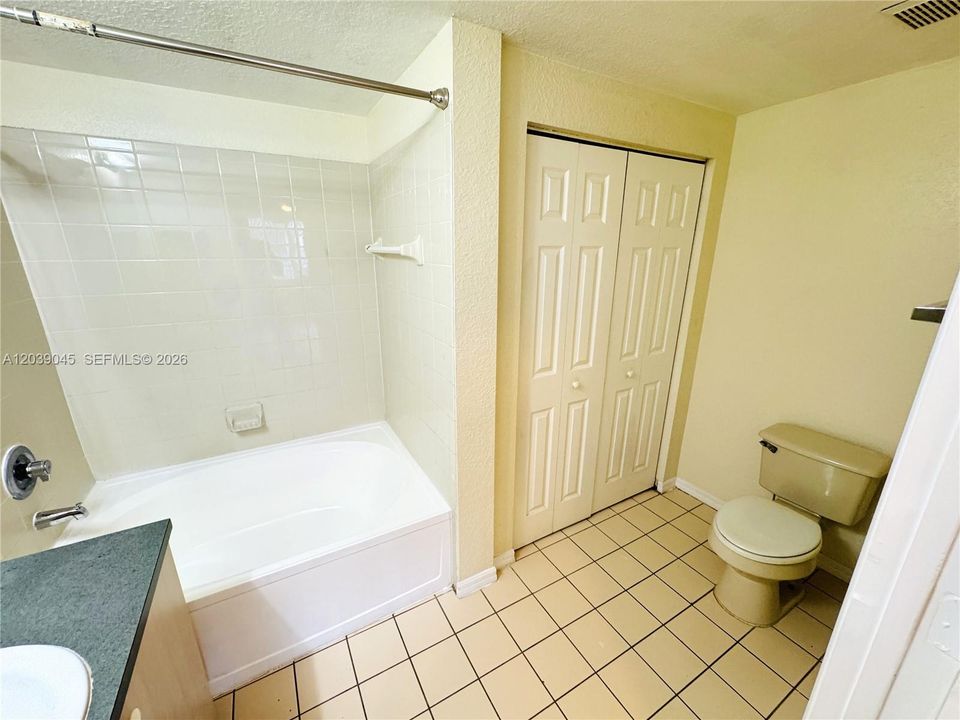 For Sale: $243,000 (2 beds, 2 baths, 1162 Square Feet)