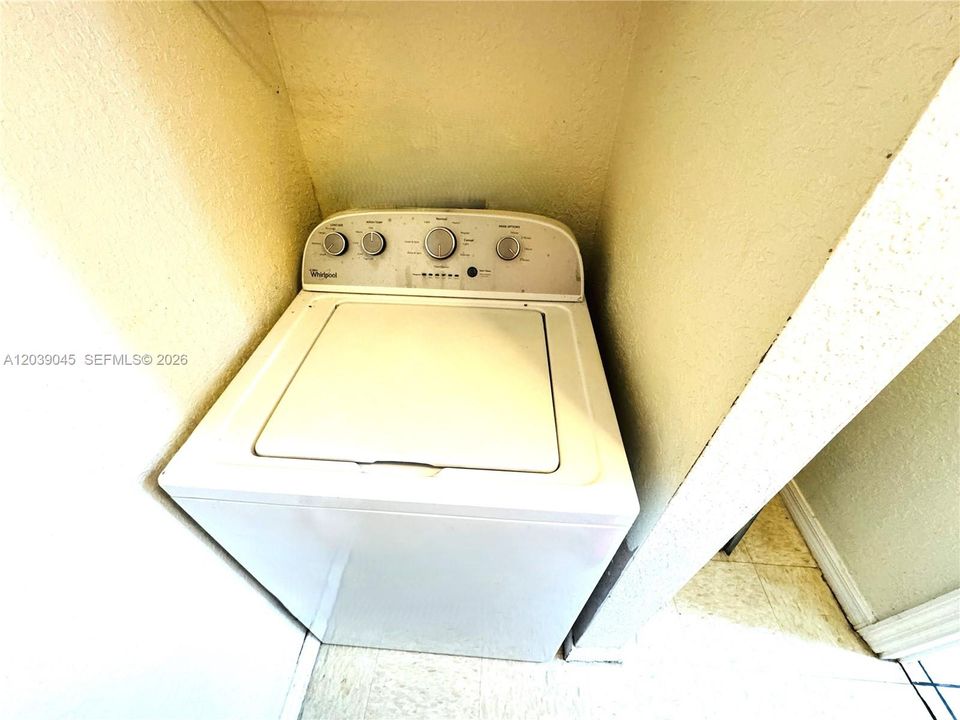 For Sale: $243,000 (2 beds, 2 baths, 1162 Square Feet)