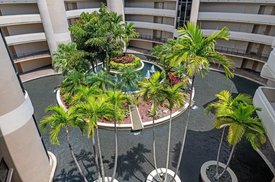 Mayfair Water Feature