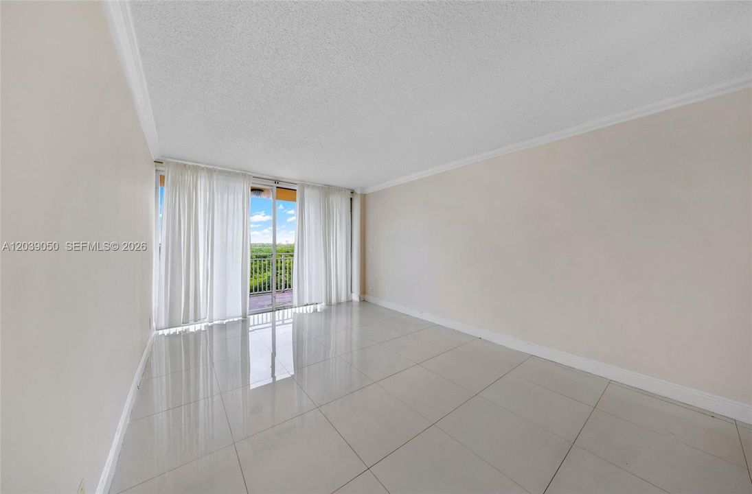 For Rent: $1,850 (1 beds, 1 baths, 720 Square Feet)