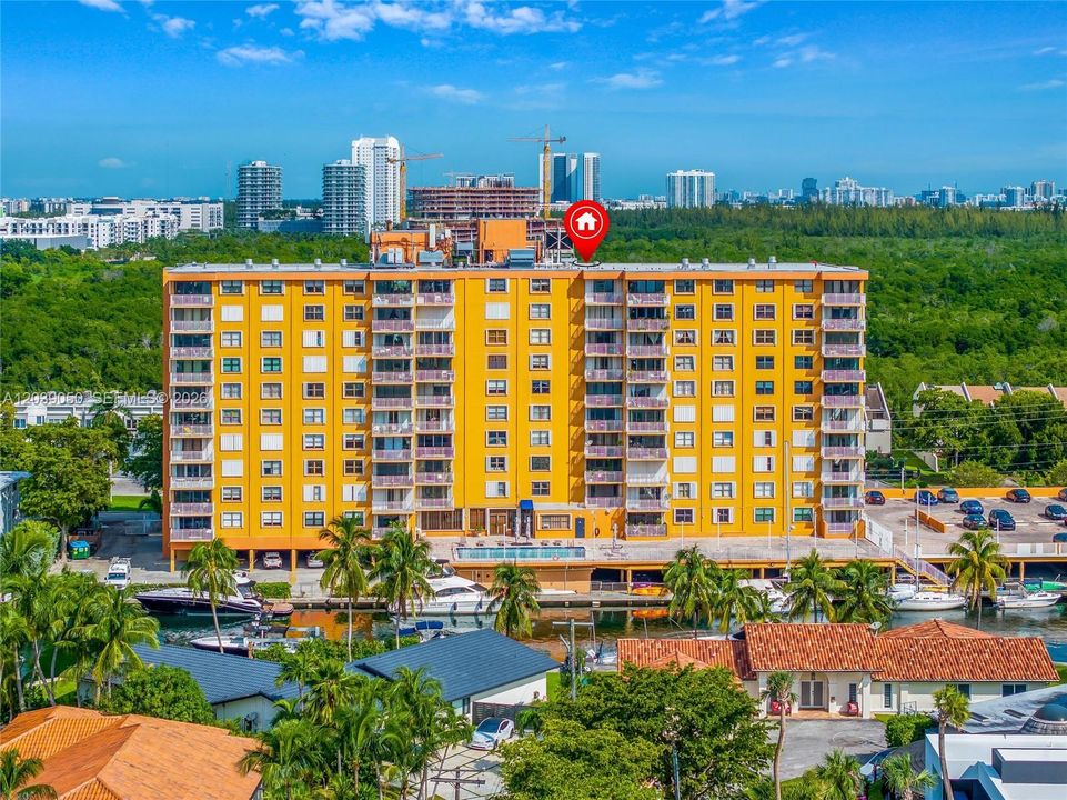 For Rent: $1,850 (1 beds, 1 baths, 720 Square Feet)