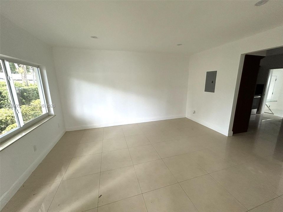 В аренду: $2,500 (2 спален, 1 ванн, 800 Квадратных фут)