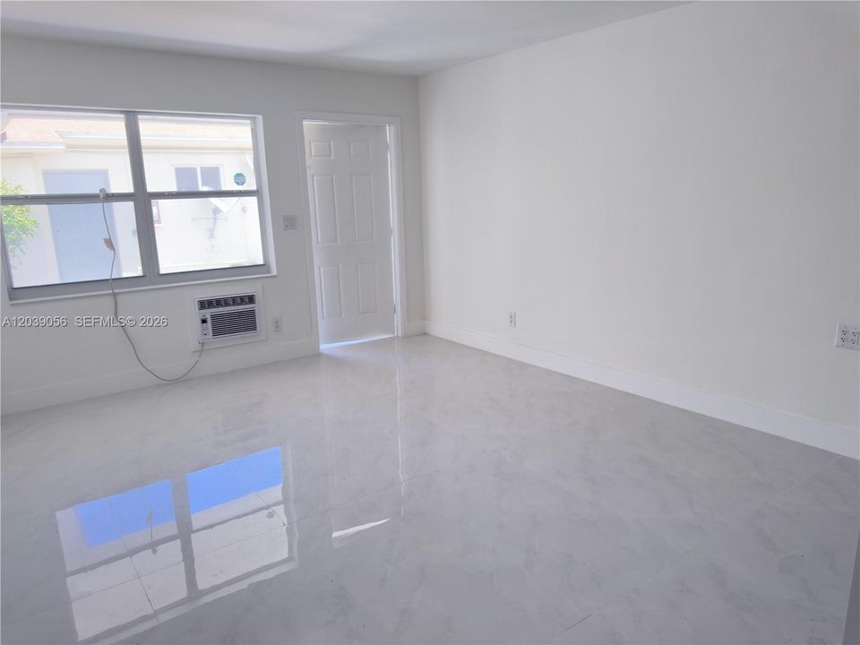 En Renta: $2,600 (2 camas, 2 baños, 1000 Pies cuadrados)