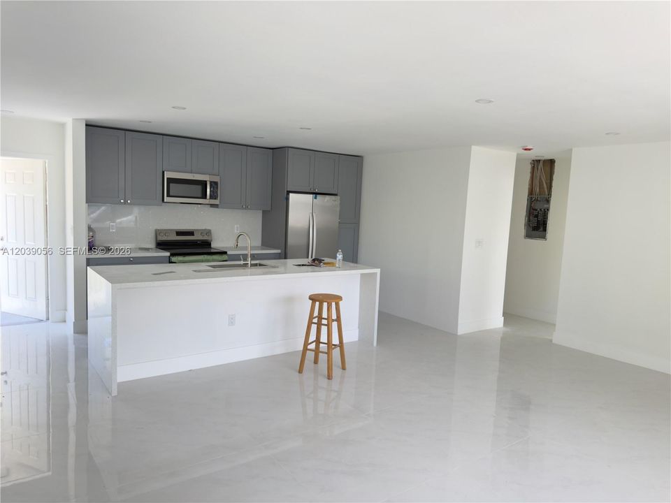 En Renta: $2,600 (2 camas, 2 baños, 1000 Pies cuadrados)