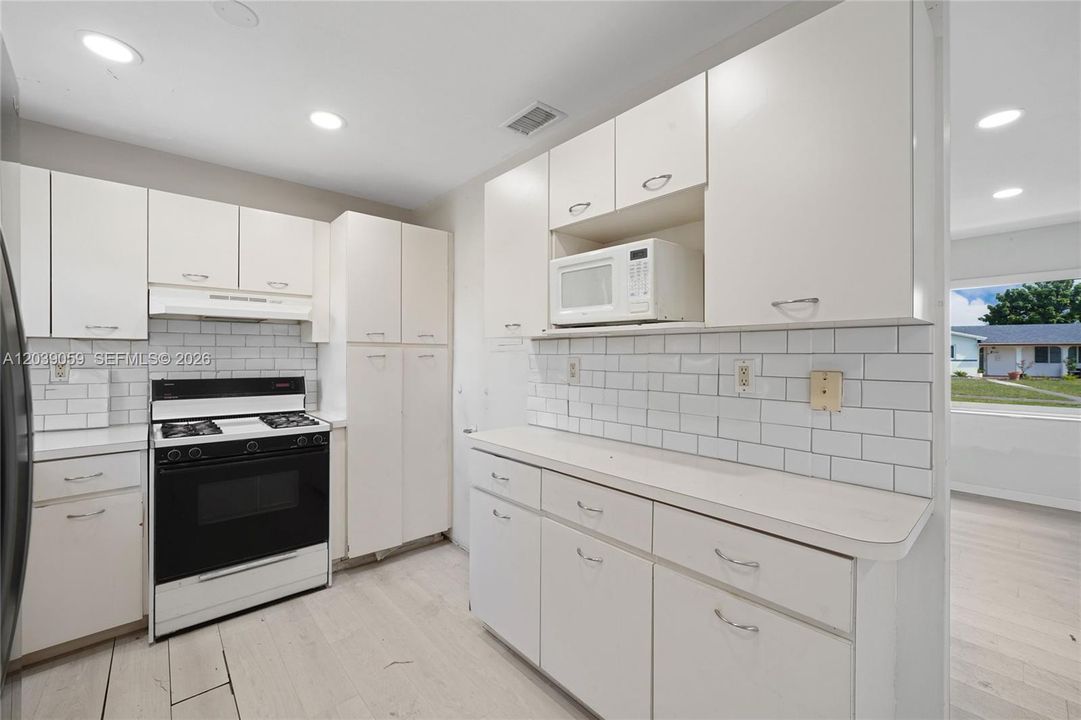 En Venta: $599,900 (3 camas, 2 baños, 0 Pies cuadrados)