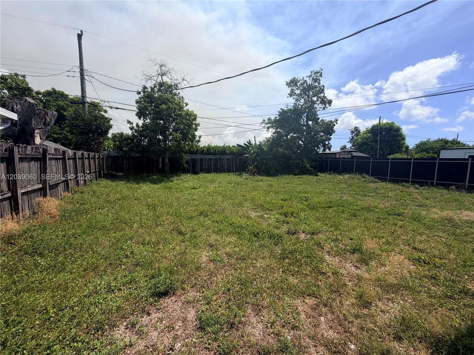 В аренду: $2,600 (3 спален, 1 ванн, 838 Квадратных фут)