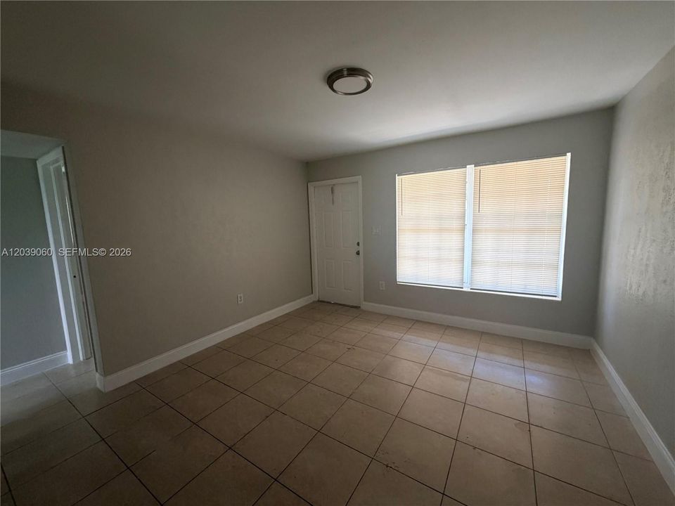 В аренду: $2,600 (3 спален, 1 ванн, 838 Квадратных фут)