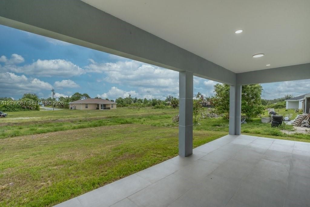For Sale: $418,760 (3 beds, 3 baths, 1805 Square Feet)
