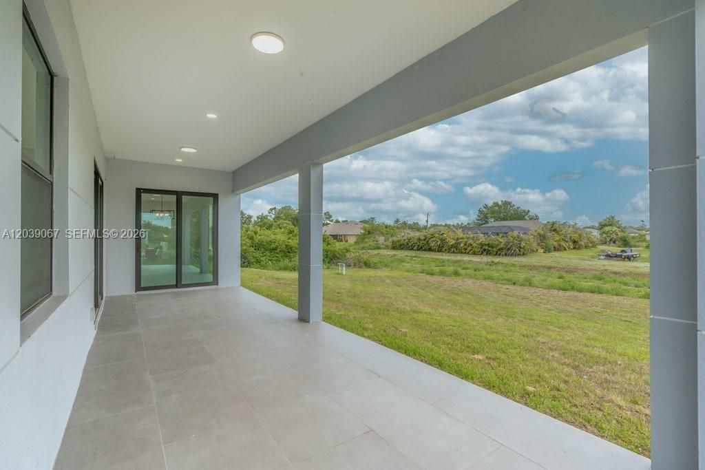 For Sale: $418,760 (3 beds, 3 baths, 1805 Square Feet)
