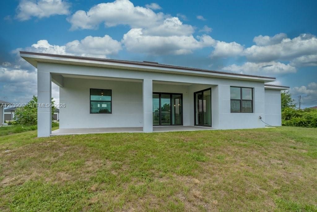For Sale: $418,760 (3 beds, 3 baths, 1805 Square Feet)