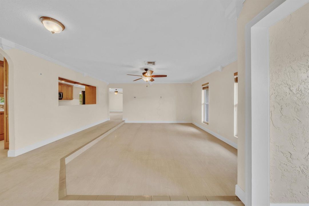 4 Living Area (2)