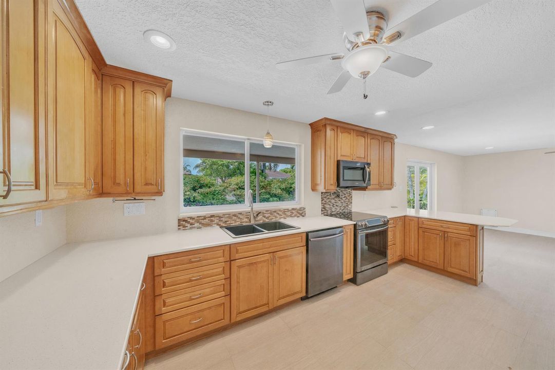 6 Kitchen (3)