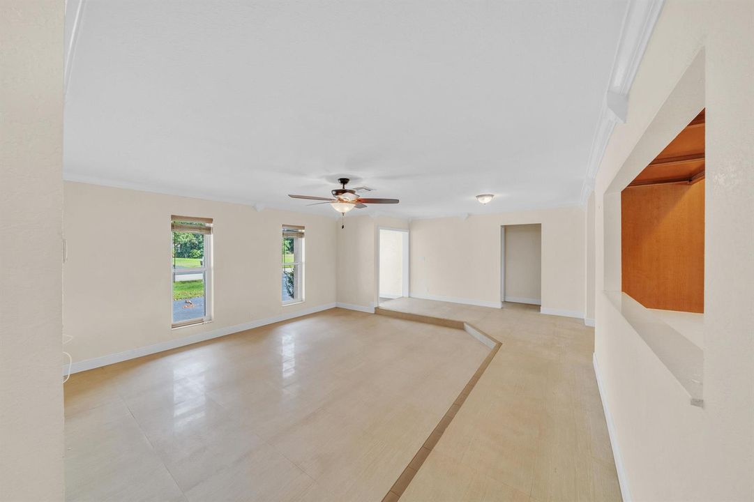 18 Living Area (1)
