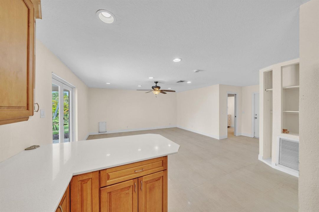 6 Kitchen (7)