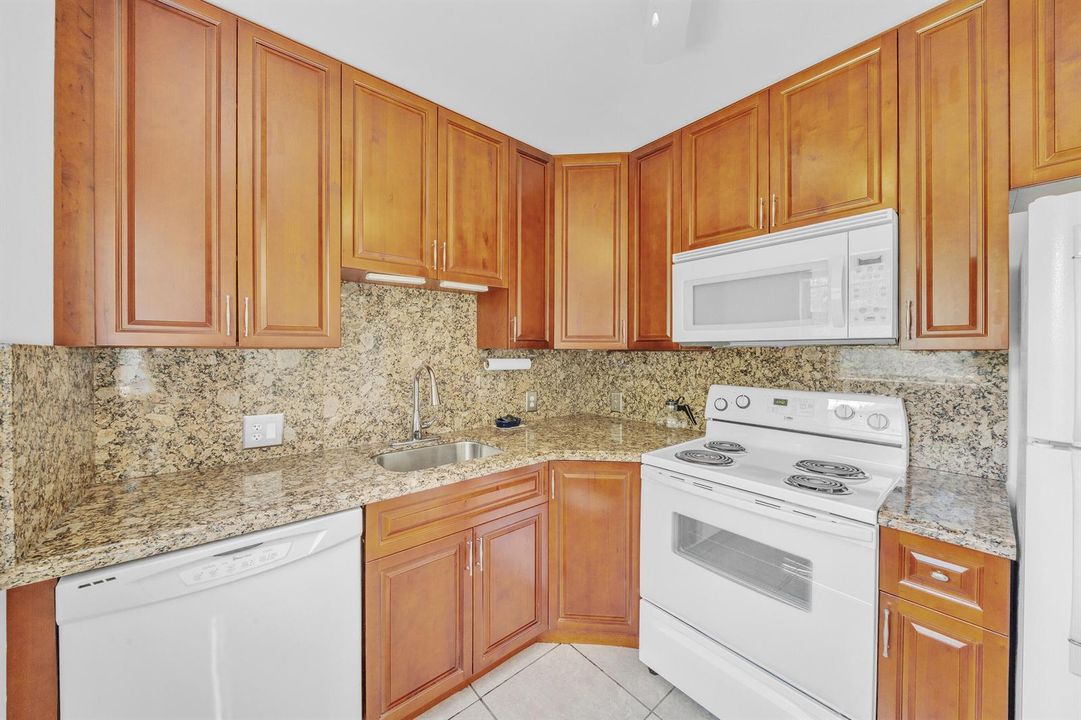 16 Kitchen (3)