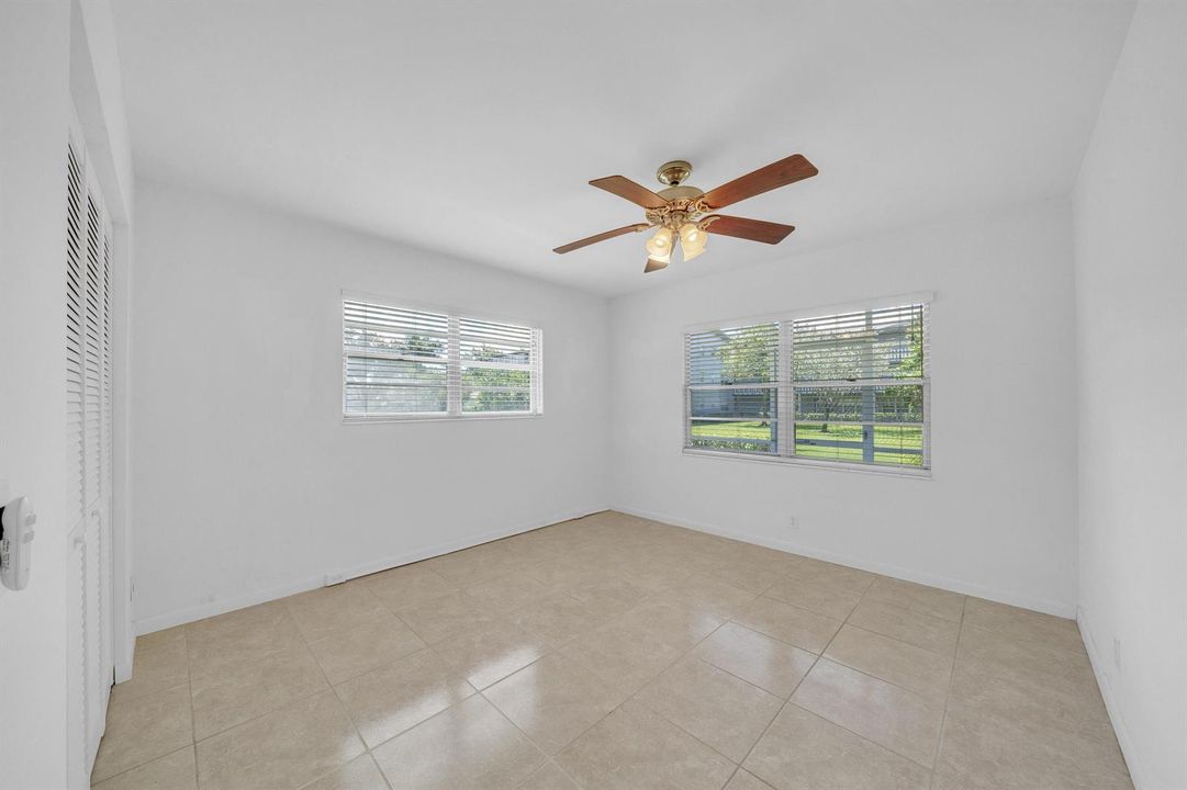12 Bedroom B (2)
