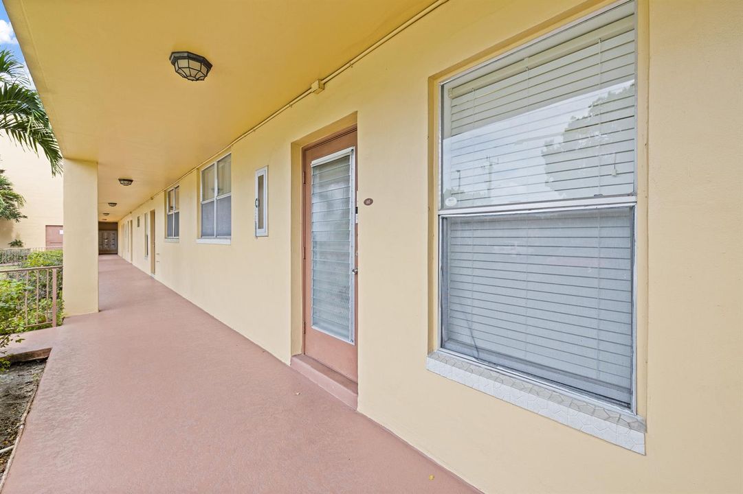 6300 NW 62nd St apt 110-19