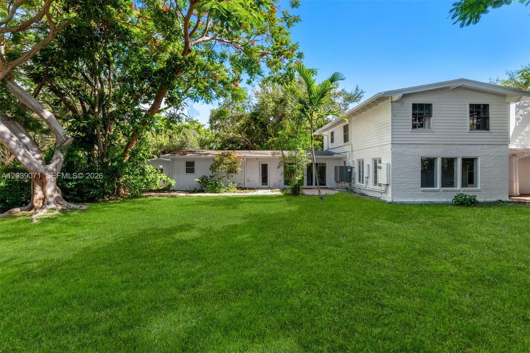 For Sale: $3,395,000 (4 beds, 3 baths, 3163 Square Feet)