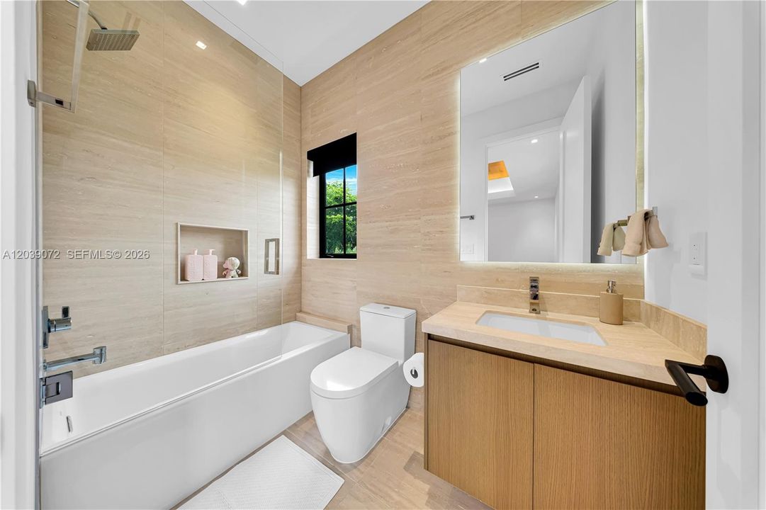 For Sale: $5,750,000 (5 beds, 5 baths, 4178 Square Feet)