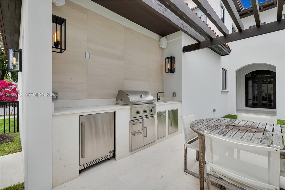 For Sale: $5,750,000 (5 beds, 5 baths, 4178 Square Feet)