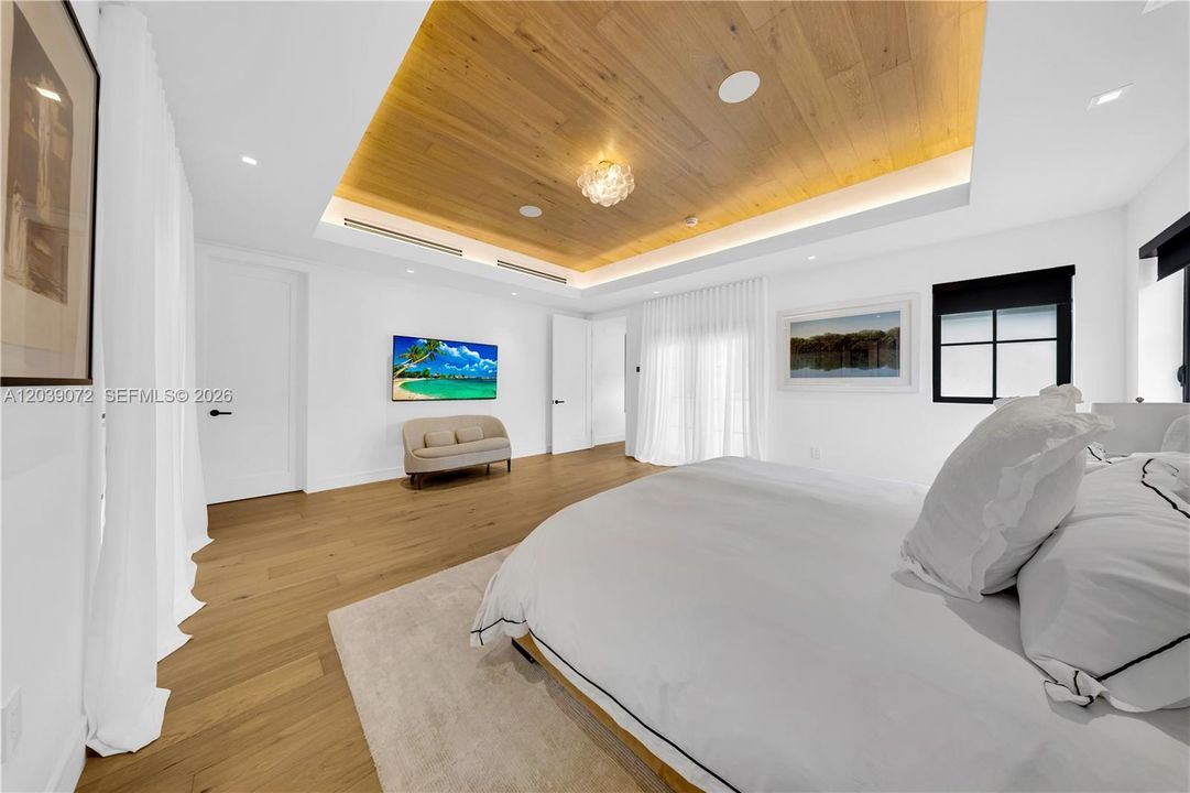 For Sale: $5,750,000 (5 beds, 5 baths, 4178 Square Feet)