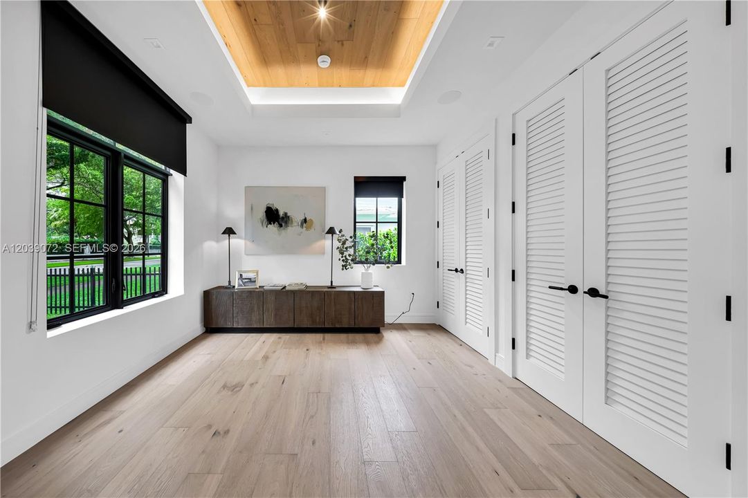 For Sale: $5,750,000 (5 beds, 5 baths, 4178 Square Feet)
