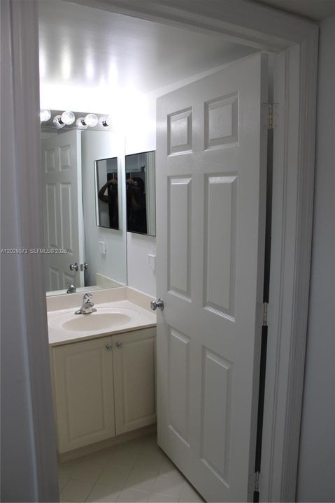 For Rent: $2,650 (2 beds, 2 baths, 1162 Square Feet)