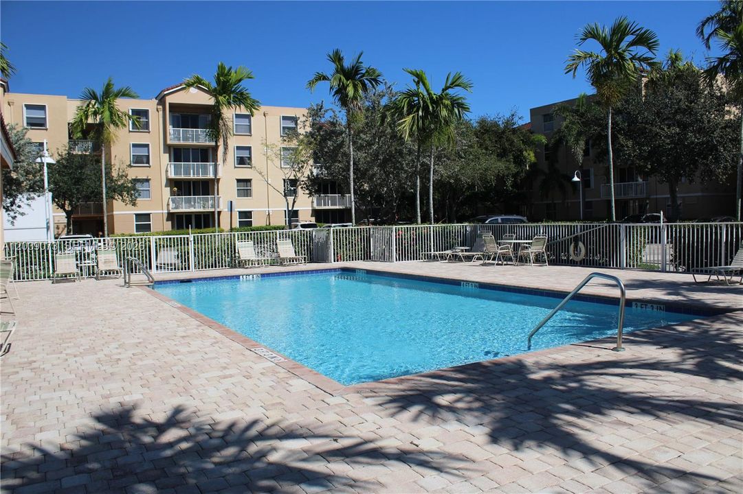 For Rent: $2,650 (2 beds, 2 baths, 1162 Square Feet)