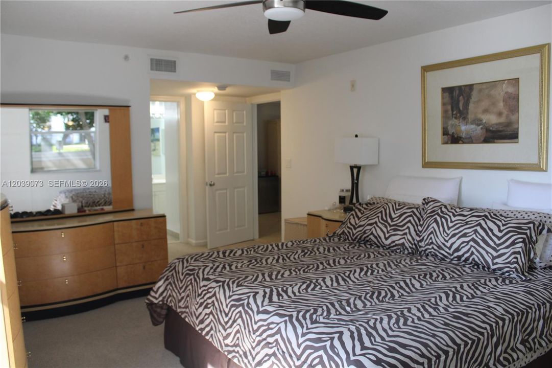 For Rent: $2,650 (2 beds, 2 baths, 1162 Square Feet)