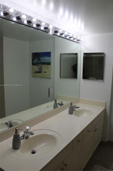 For Rent: $2,650 (2 beds, 2 baths, 1162 Square Feet)