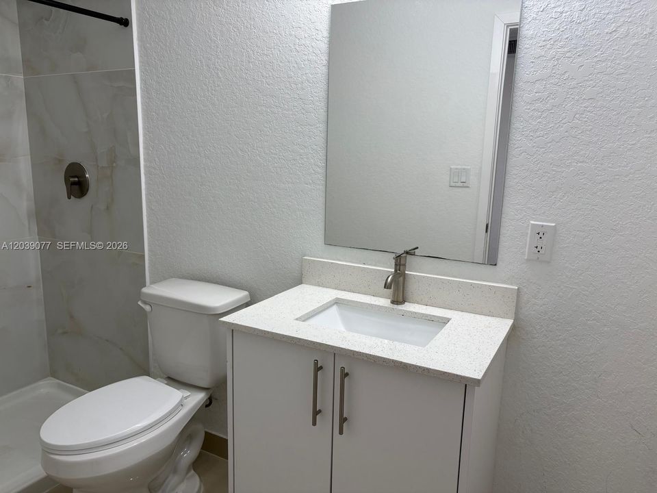 En Renta: $2,800 (4 camas, 3 baños, 1398 Pies cuadrados)