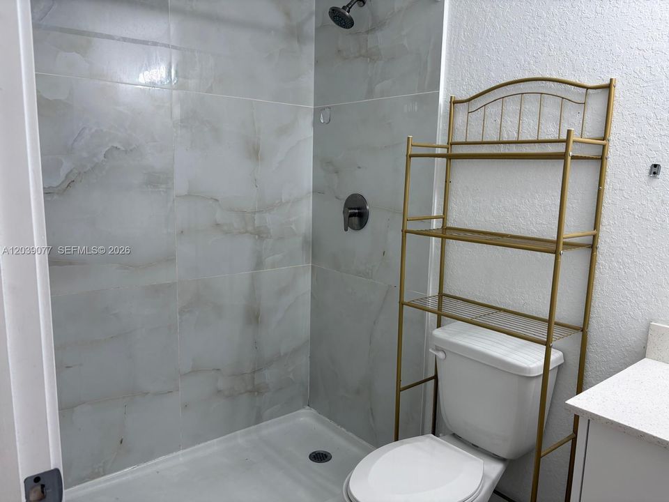 En Renta: $2,800 (4 camas, 3 baños, 1398 Pies cuadrados)