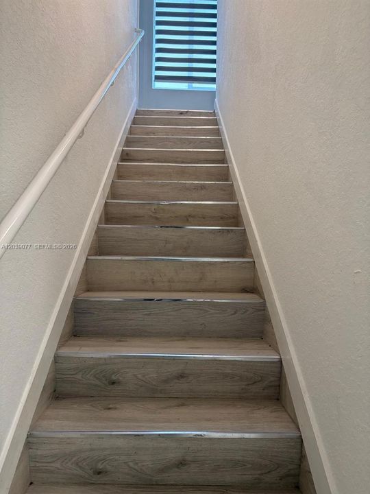 En Renta: $2,800 (4 camas, 3 baños, 1398 Pies cuadrados)