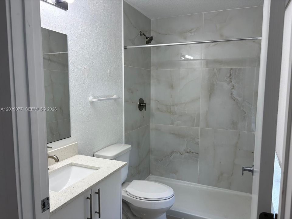 En Renta: $2,800 (4 camas, 3 baños, 1398 Pies cuadrados)