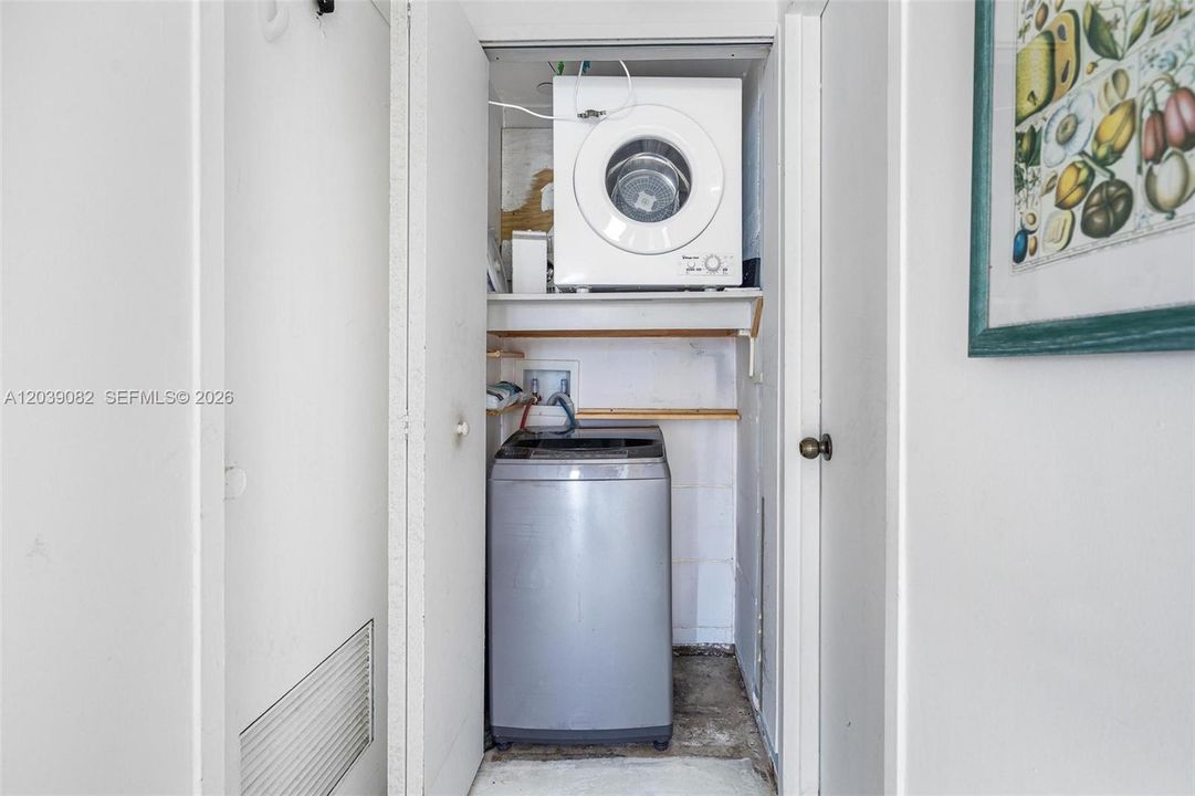 En Venta: $225,000 (1 camas, 2 baños, 944 Pies cuadrados)