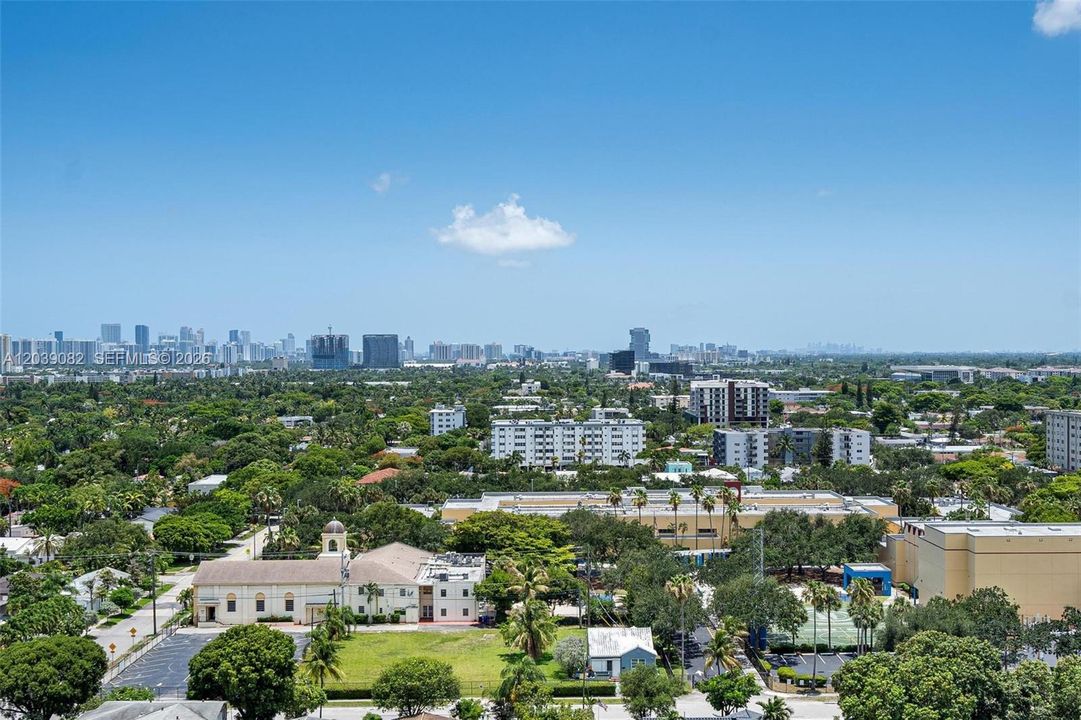 En Venta: $225,000 (1 camas, 2 baños, 944 Pies cuadrados)