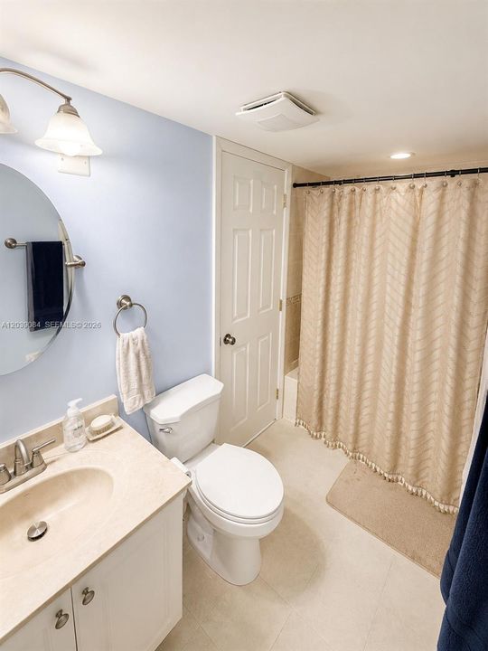 For Sale: $240,000 (2 beds, 2 baths, 898 Square Feet)