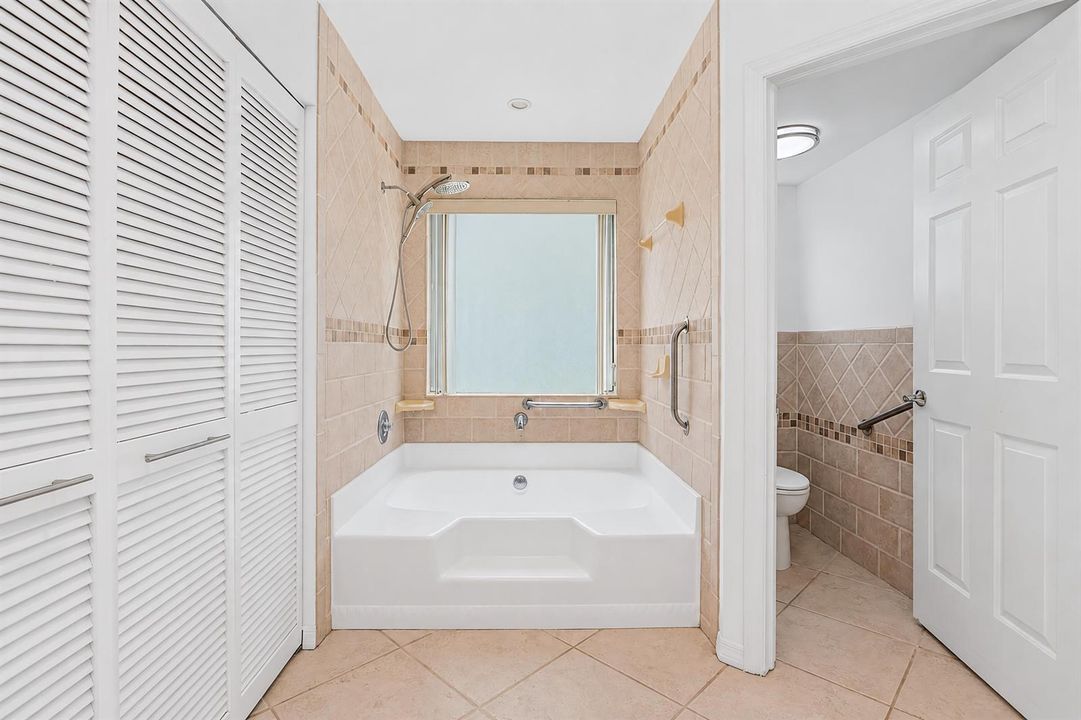 Primary En-Suite Bathroom