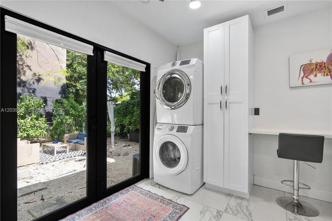 В аренду: $5,300 (3 спален, 2 ванн, 1030 Квадратных фут)
