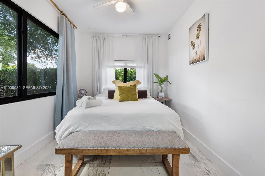 В аренду: $5,300 (3 спален, 2 ванн, 1030 Квадратных фут)