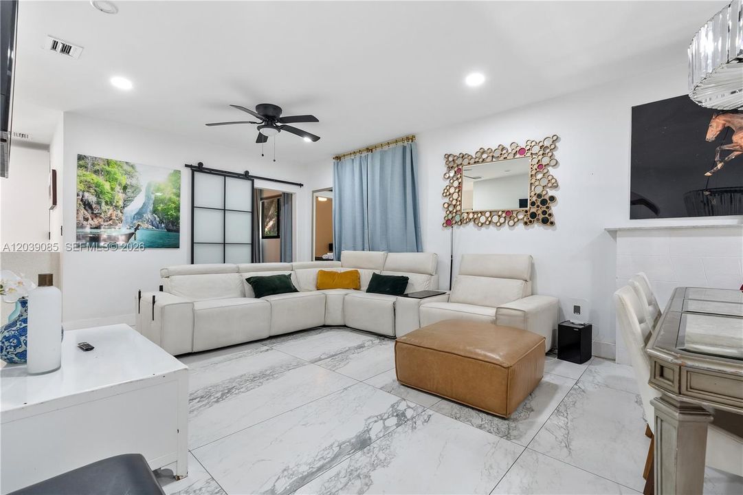 В аренду: $5,300 (3 спален, 2 ванн, 1030 Квадратных фут)
