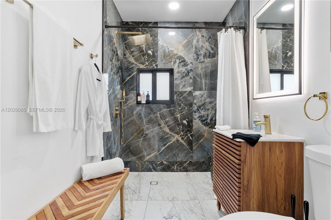 В аренду: $5,300 (3 спален, 2 ванн, 1030 Квадратных фут)