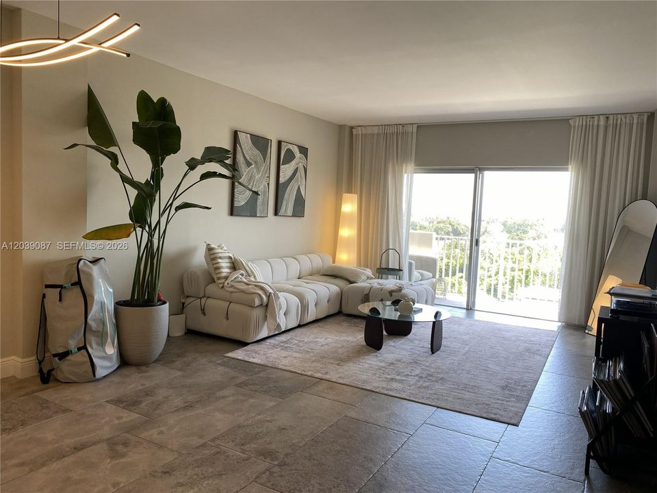 В аренду: $2,100 (1 спален, 1 ванн, 817 Квадратных фут)