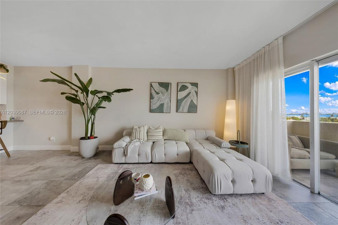 В аренду: $2,100 (1 спален, 1 ванн, 817 Квадратных фут)