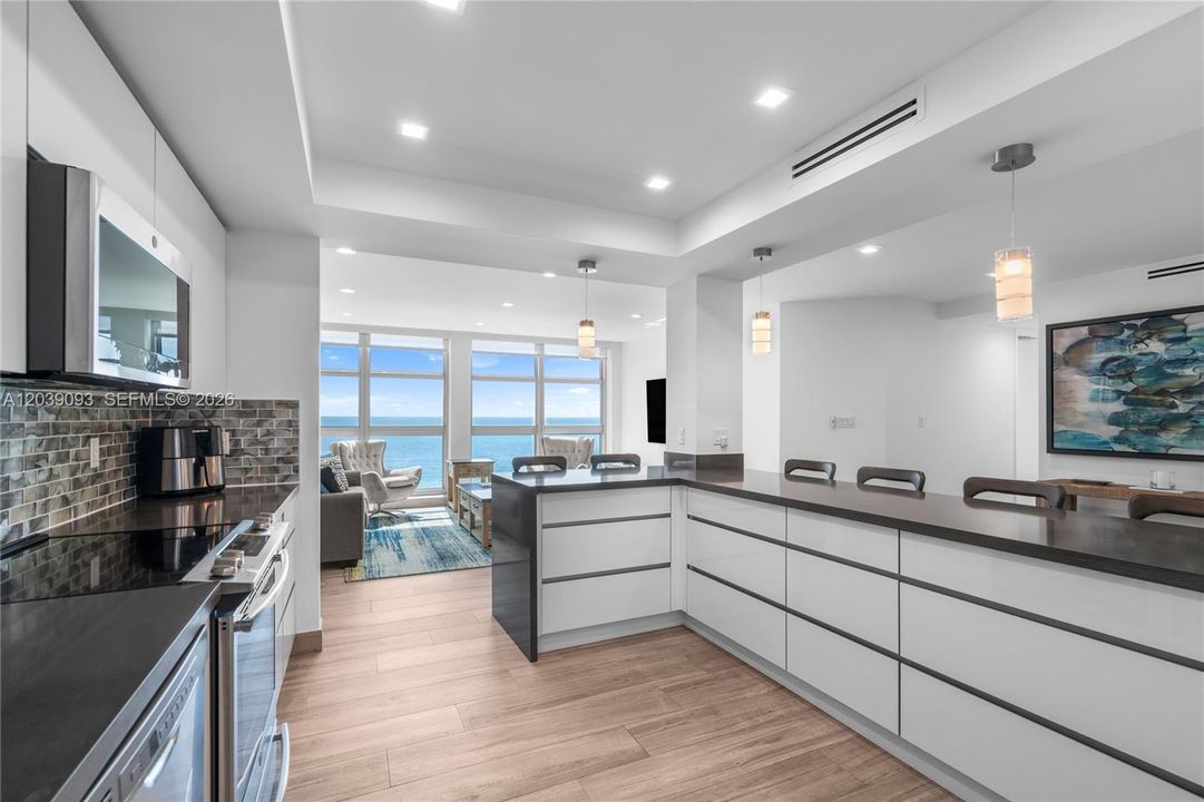 В аренду: $4,490 (1 спален, 2 ванн, 1260 Квадратных фут)