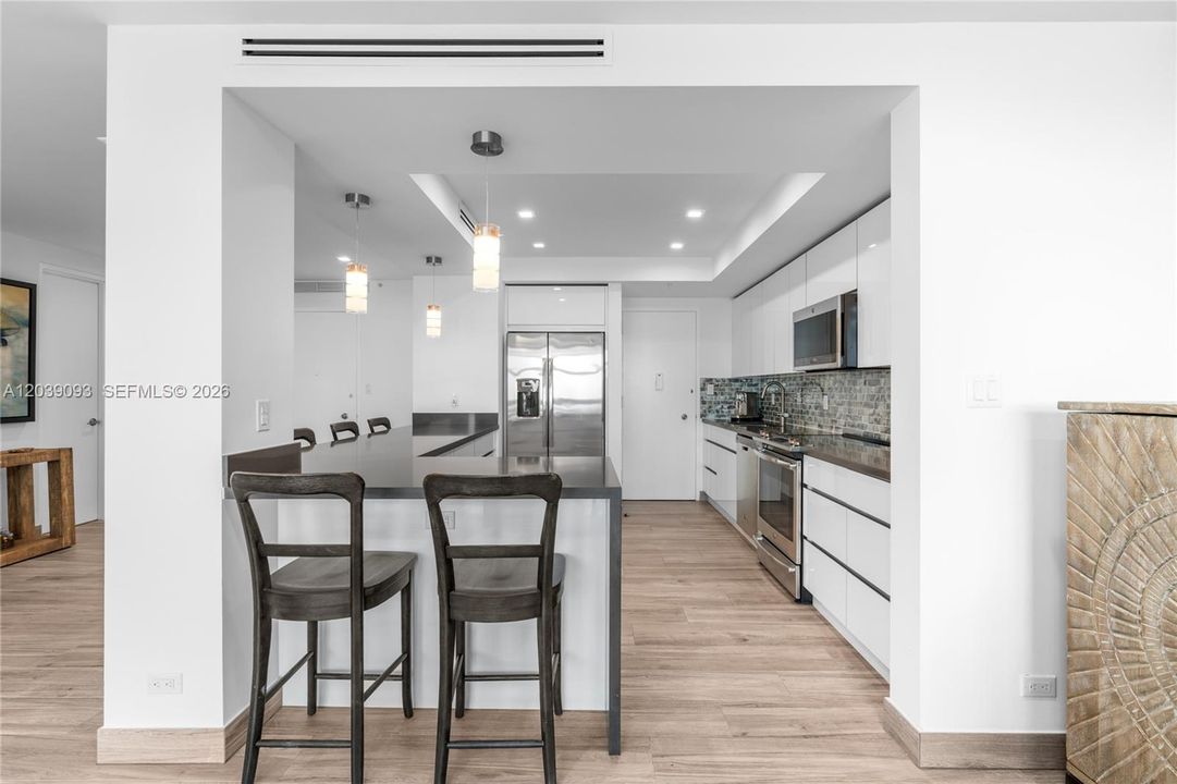 В аренду: $4,490 (1 спален, 2 ванн, 1260 Квадратных фут)