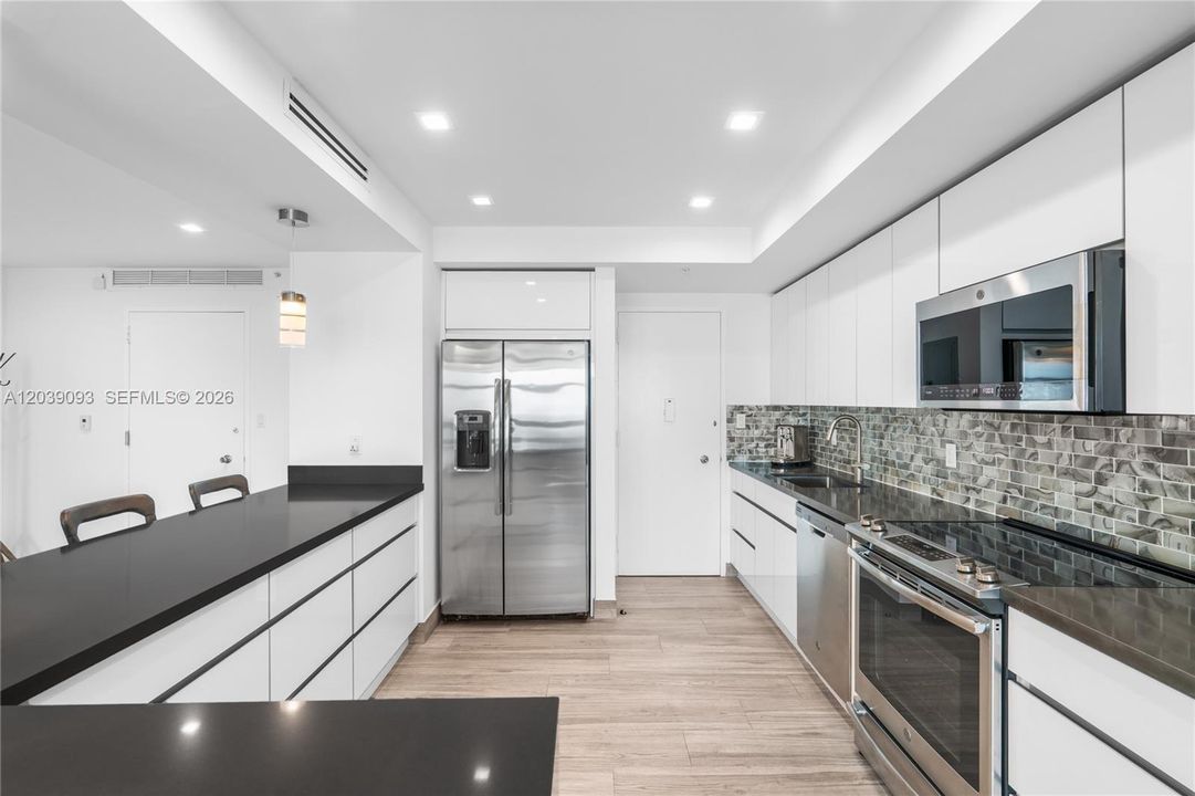В аренду: $4,490 (1 спален, 2 ванн, 1260 Квадратных фут)