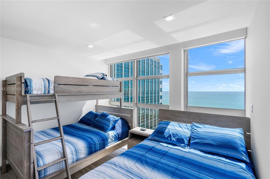2nd bedroom