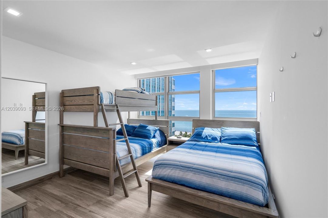 2nd bedroom
