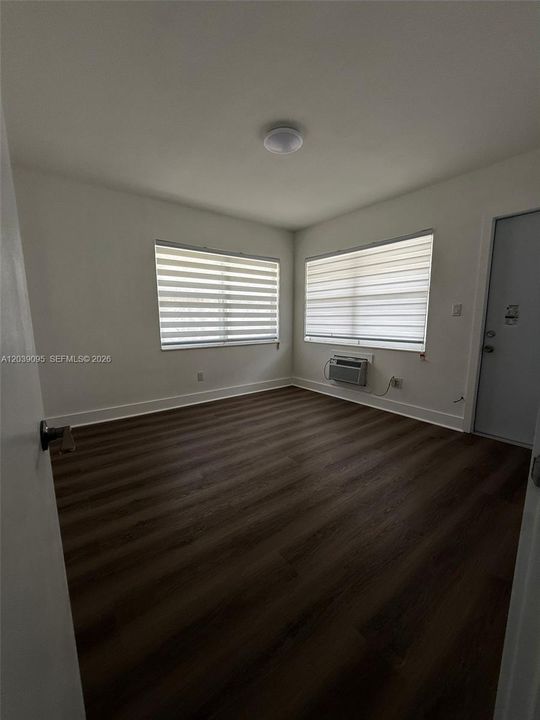 For Rent: $1,900 (1 beds, 1 baths, 600 Square Feet)